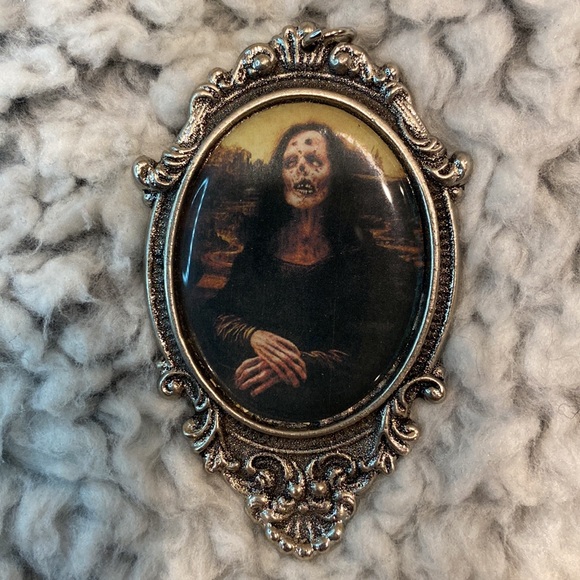 Hot Topic - Picture 5 of 5